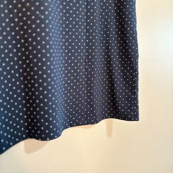 3/$10⚡️Penshopee Navy Blue Short Sleeve T-Shirt White Repeating Pattern - Picture 8 of 13